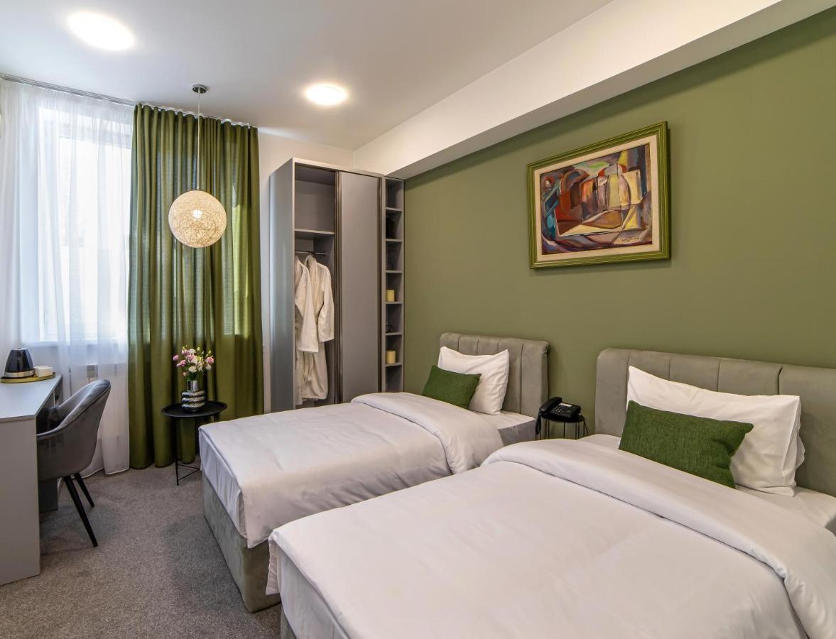 Benefice Hotel 耶烈万 外观 照片