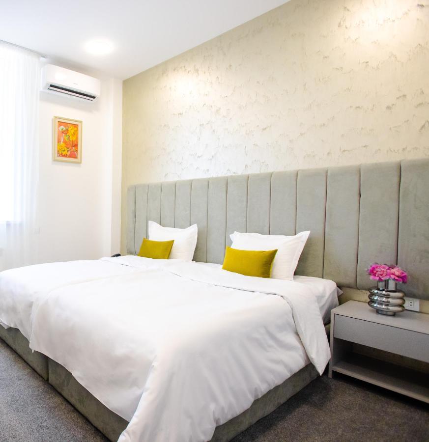 Benefice Hotel 耶烈万 外观 照片