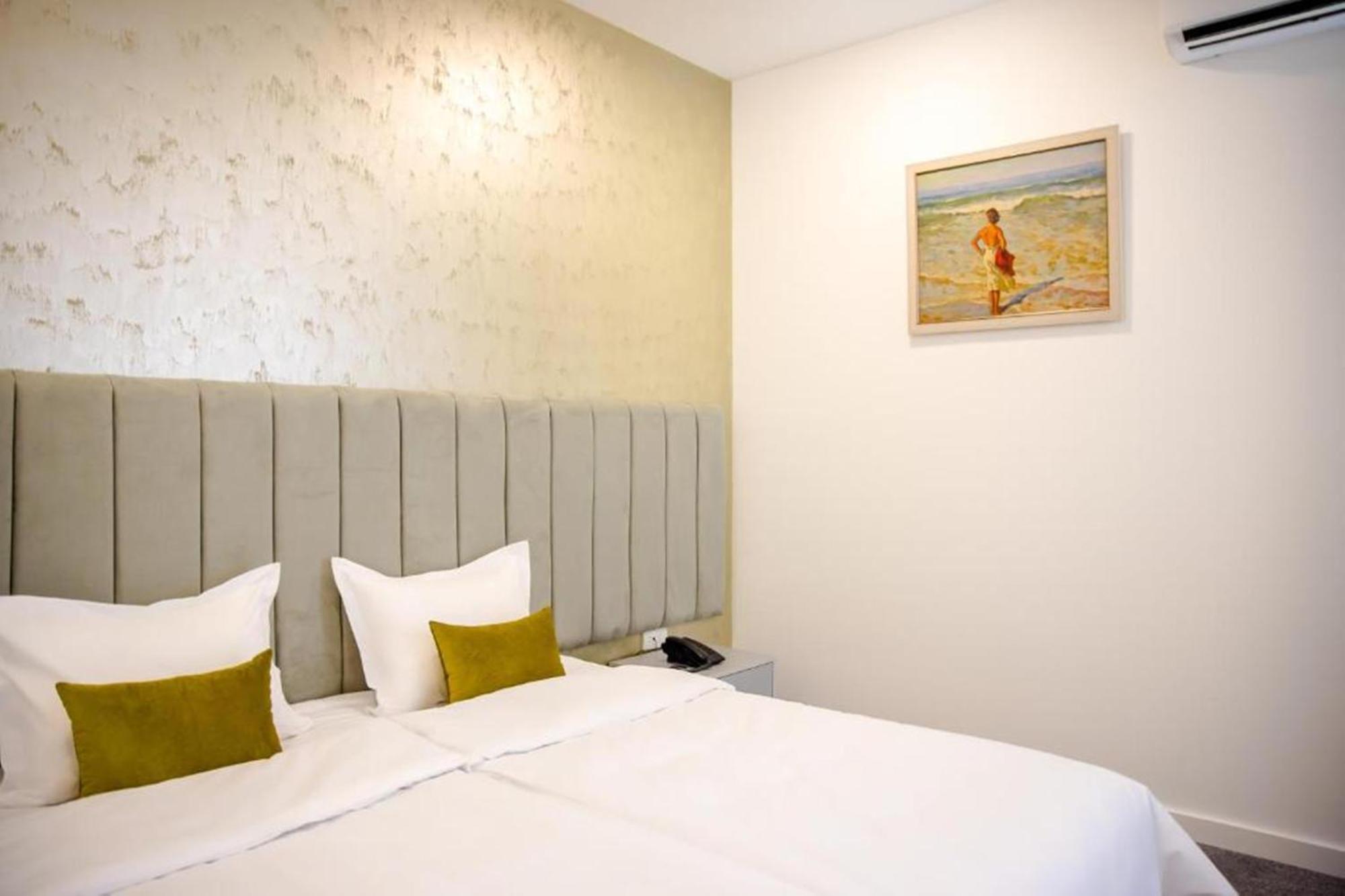 Benefice Hotel 耶烈万 外观 照片