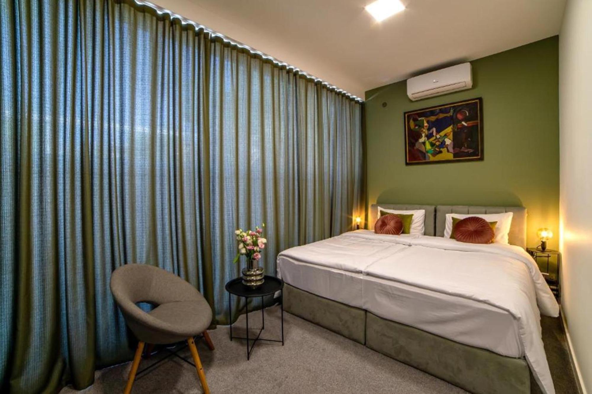 Benefice Hotel 耶烈万 外观 照片
